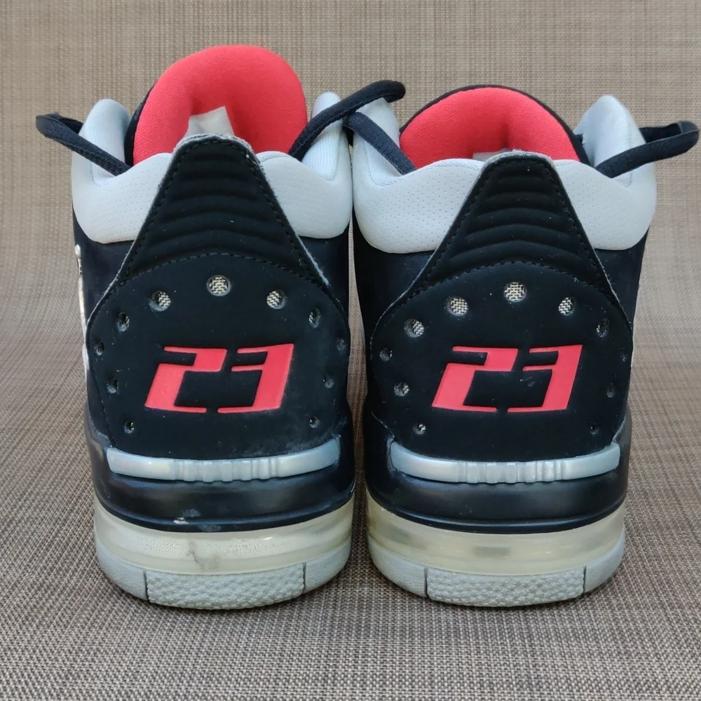 Jordan BigFund GSSize 4.5Y Big Kids SneakersColor Black/Metallic Silver/…